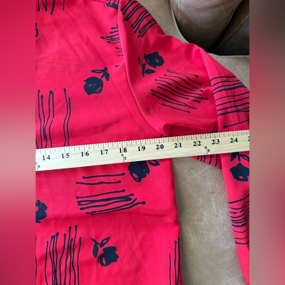 Liz Baker Women Red Black Abstract Patterned Button Down Blouse Size Small - Picture 4 of 6